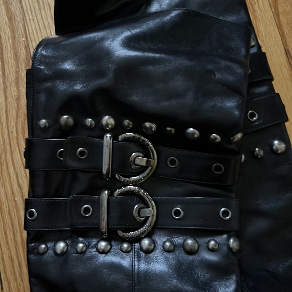 Stuart Weitzman - Picture 3 of 6